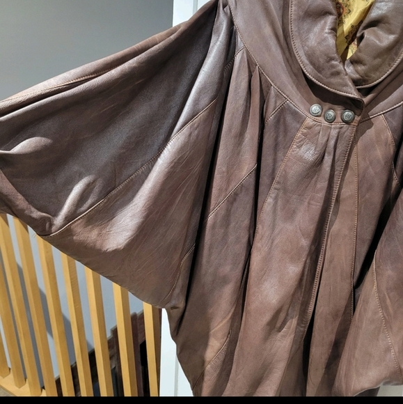 Vtg Brown Leather Cape Coat - Picture 9 of 14